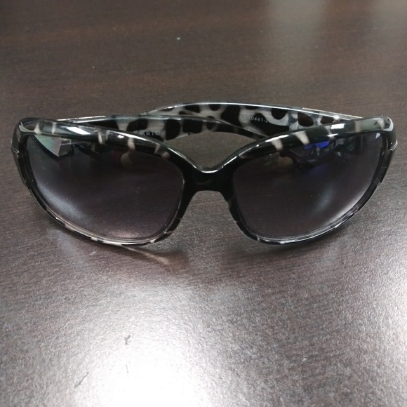 BLNQ Sunglasses - Picture 3 of 6